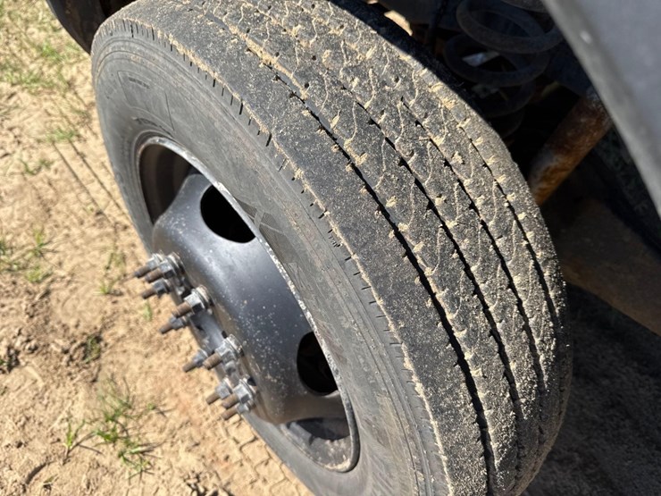 2017-ford-f550-xl-image-9