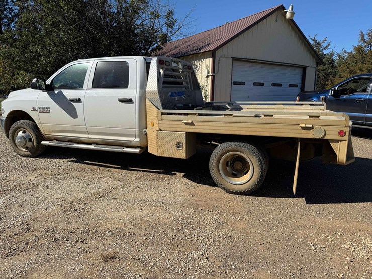 2015-dodge-3500hd-image-4