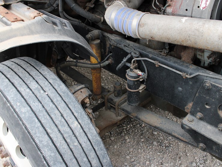 #2063-•-#2063--2006-freightliner-century-classic-s/t-semi-image-25