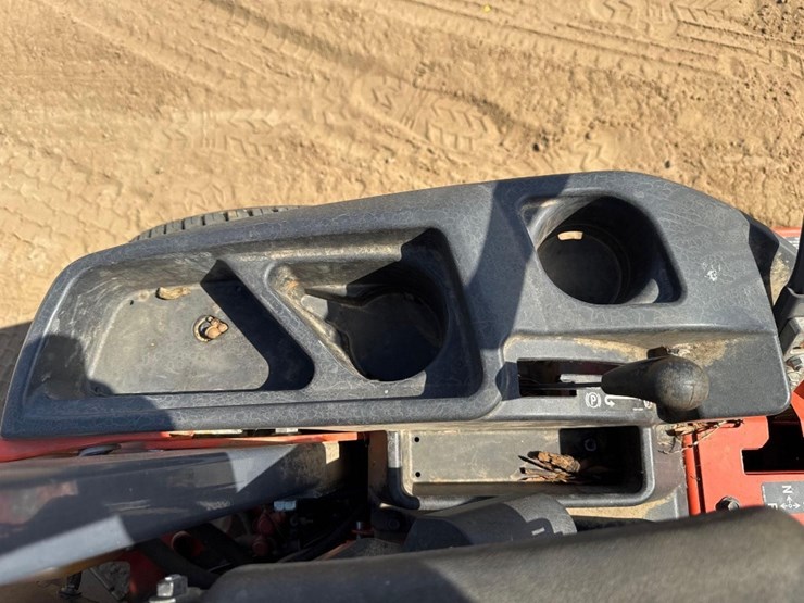 kubota-zg1235-zero-turn-mower-image-8