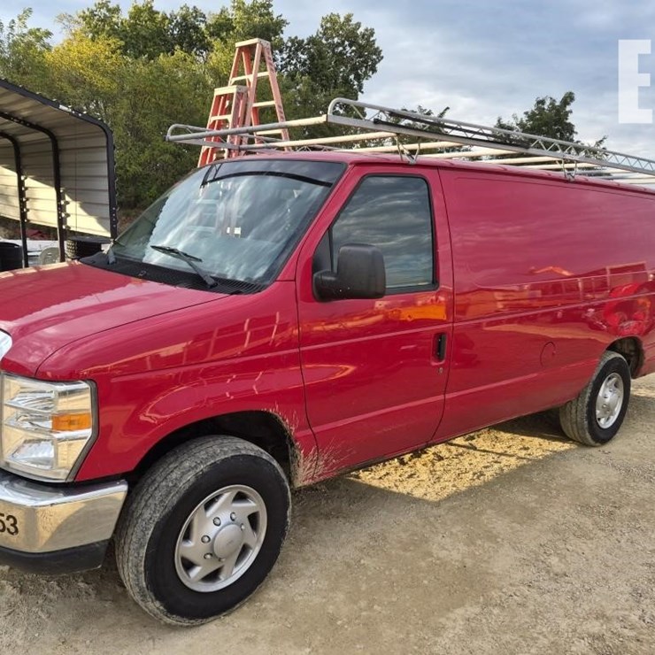 2013 FORD E350