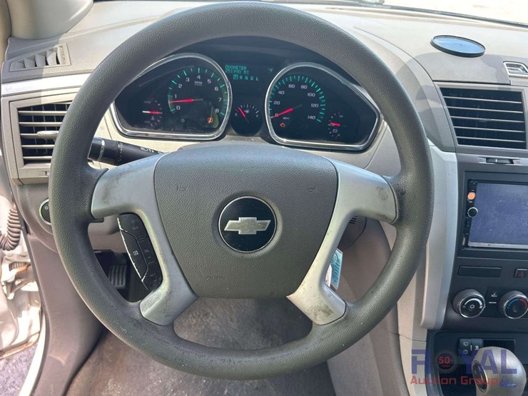 2009-chevrolet-traverse-ls-image-11