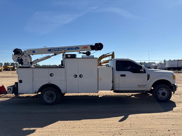 2017-ford-f550-xl-image-4