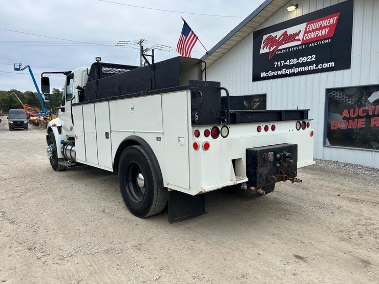 2017-international-durastar-4300-image-3