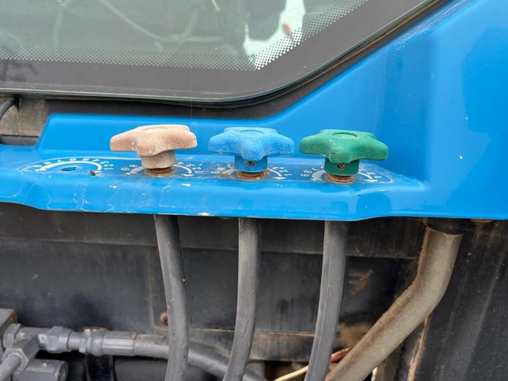 new-holland-8770-image-17