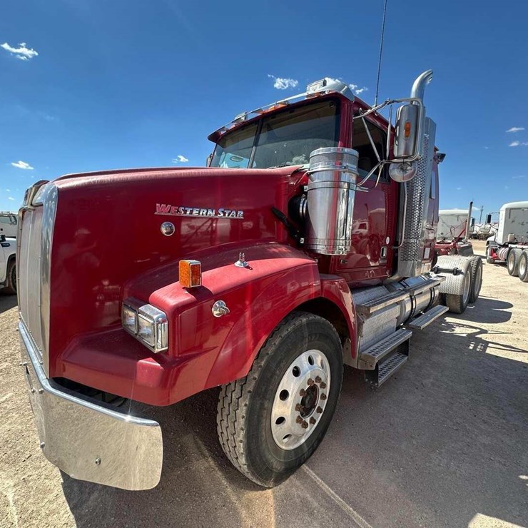 2015 WESTERN STAR 4900