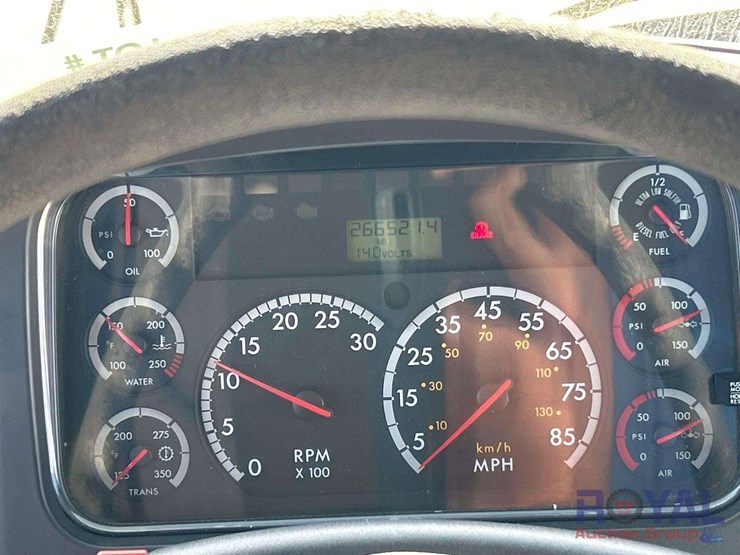 2009-freightliner-b2-image-12