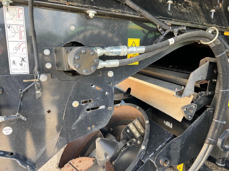 2023-new-holland-cr10.90-image-52