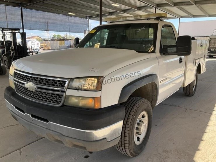 2005-chevrolet-2500hd-image-4