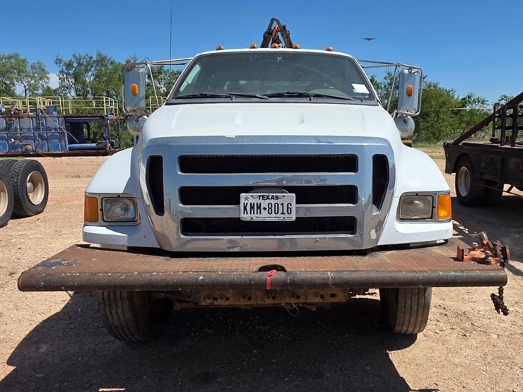 2012-ford-f750-image-16