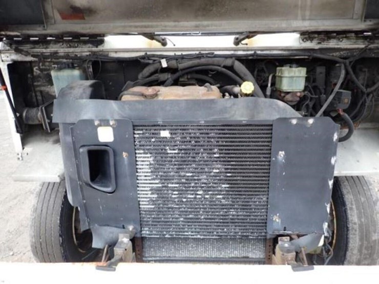 2015-freightliner-mt55-image-30