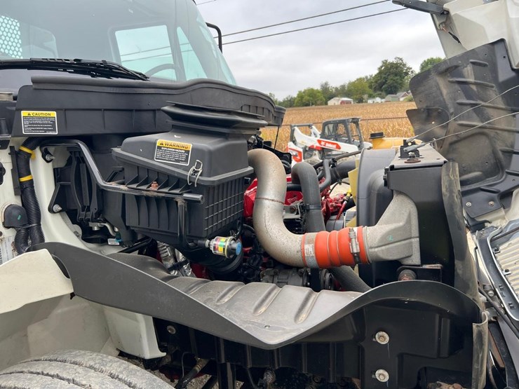 2017-international-durastar-4300-image-28