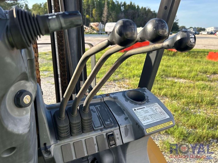 2019-caterpillar-dp35n-7,000lb-diesel-forklift-image-10