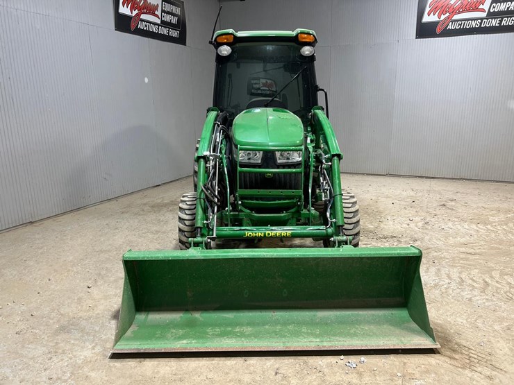 2020-john-deere-3046r-image-9