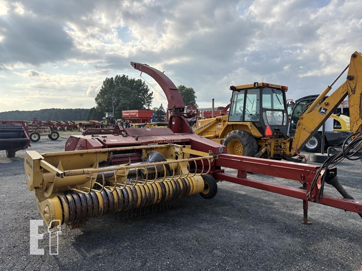 new-holland-900-image-1