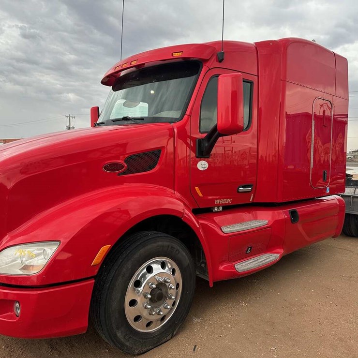 2014 PETERBILT 579