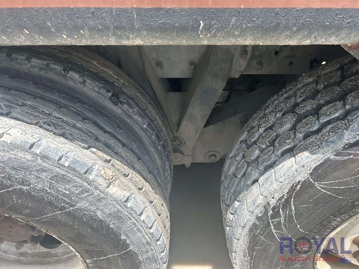 2012-crane-carrier-low-entry-t/a-rear-loader-garbage-truck-image-13