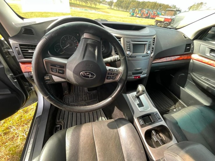 2012-subaru-outback-(at,-awd,-2.5l,-miles-image-15