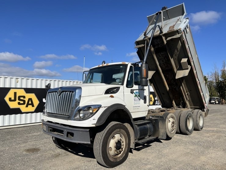 2009-international-7600-image-27