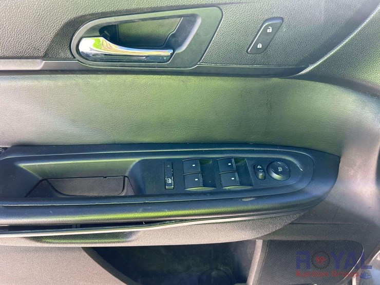 2016-chevrolet-traverse-image-12