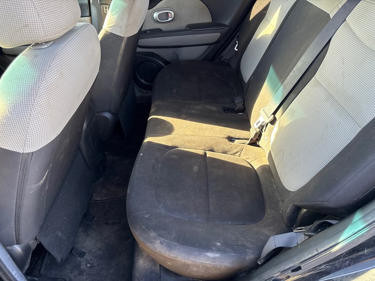 #27163-•-2017-kia-soul-suv-vin:-kndjn2a2xh7430848-inv#-27163-image-35