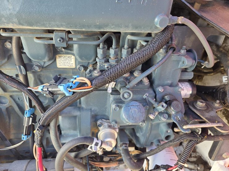 2003-bobcat-s160-image-31