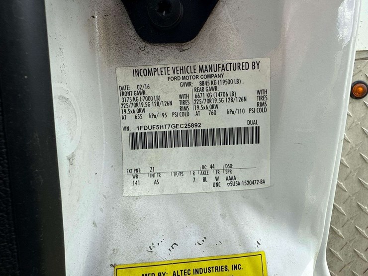 2016-ford-f550-image-2