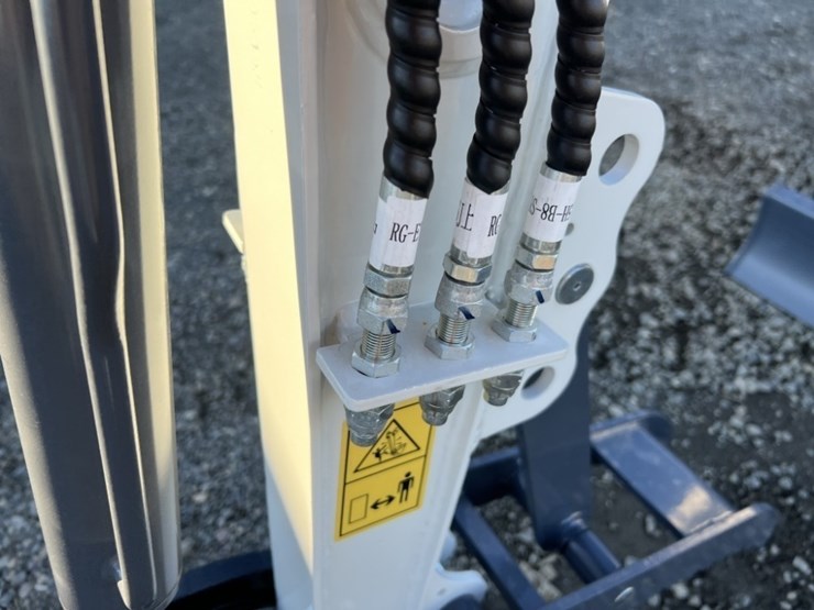 2025-battler-et15h-6-mini-hydraulic-excavator-image-10