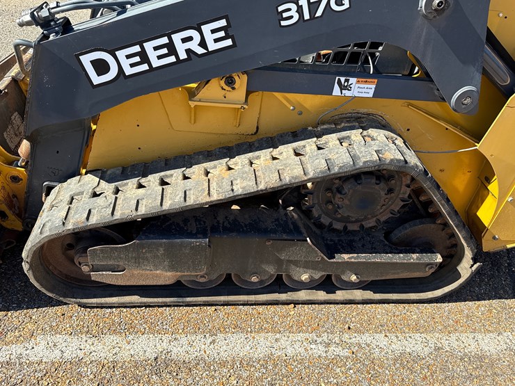 deere-317g-image-9