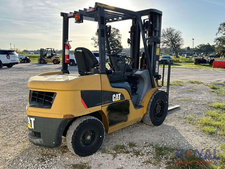 2019-caterpillar-dp35n-7,000lb-diesel-forklift-image-3