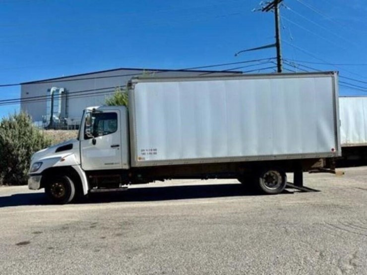 2010-hino-258-image-2