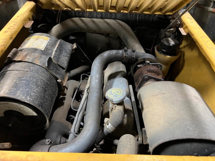 new-holland-lx885-image-14