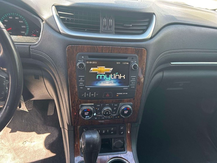 2014-chevrolet-traverse-image-15