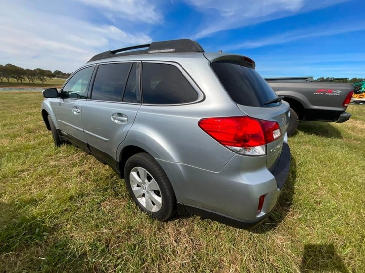 2012-subaru-outback-(at,-awd,-2.5l,-miles-image-6