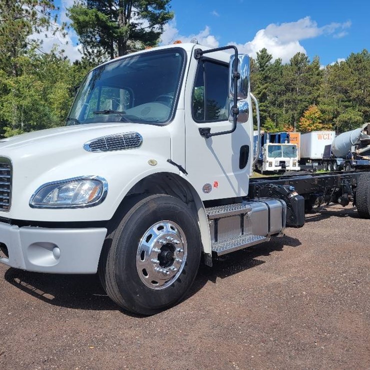 2020 FREIGHTLINER BUSINESS CLASS M2 106