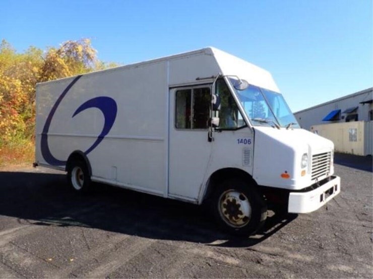 2015-freightliner-mt55-image-3