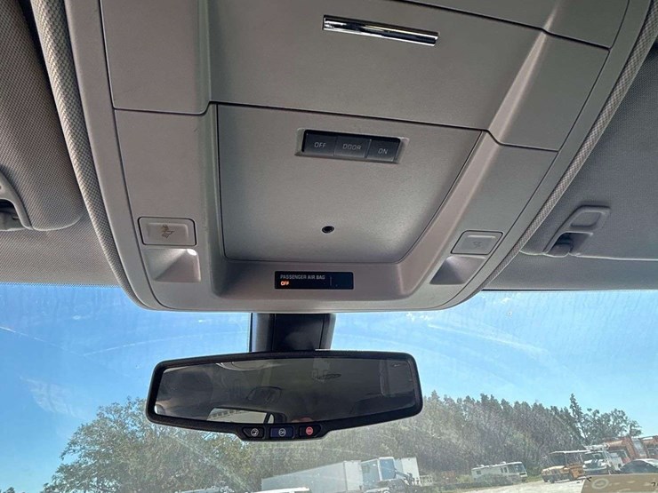 2018-chevrolet-tahoe-image-21