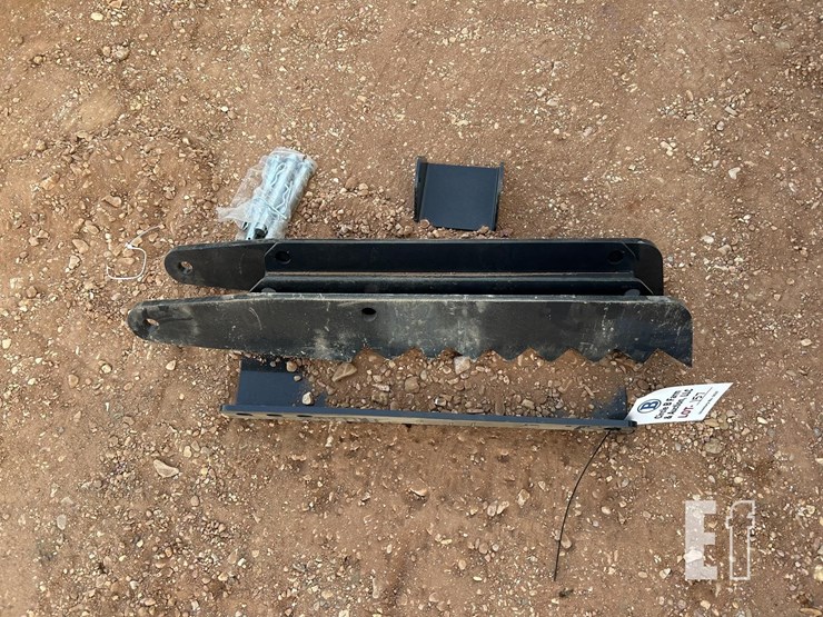 2025-wolverine-excavator-thumb-36"-image-1