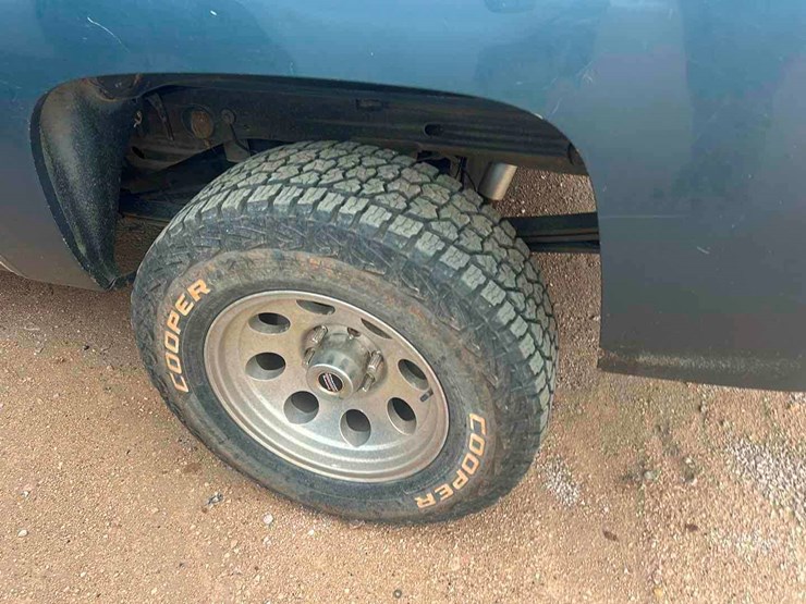 2011-chevrolet-silverado-1500-image-5