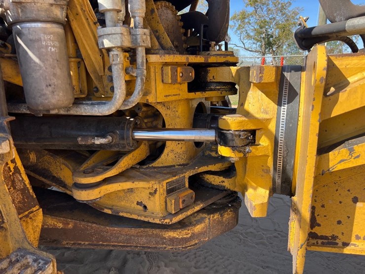 2019-caterpillar-740-gc-image-11
