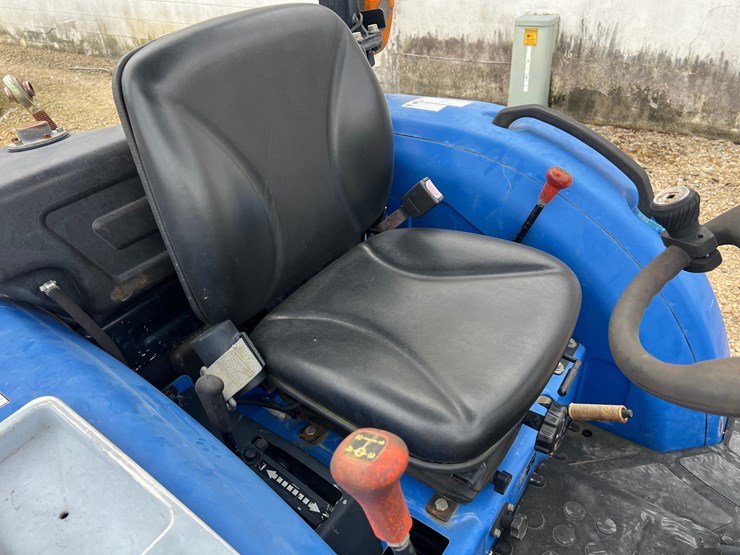 2011-new-holland-30-image-16