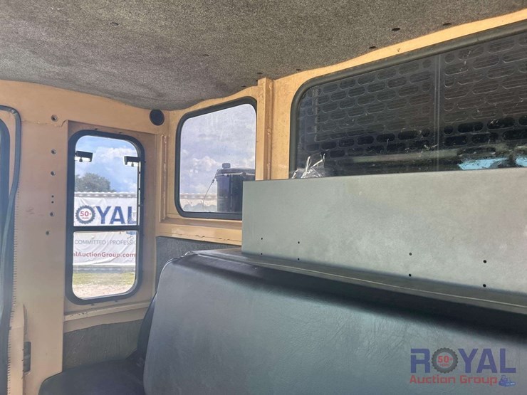 2012-crane-carrier-low-entry-t/a-rear-loader-garbage-truck-image-29