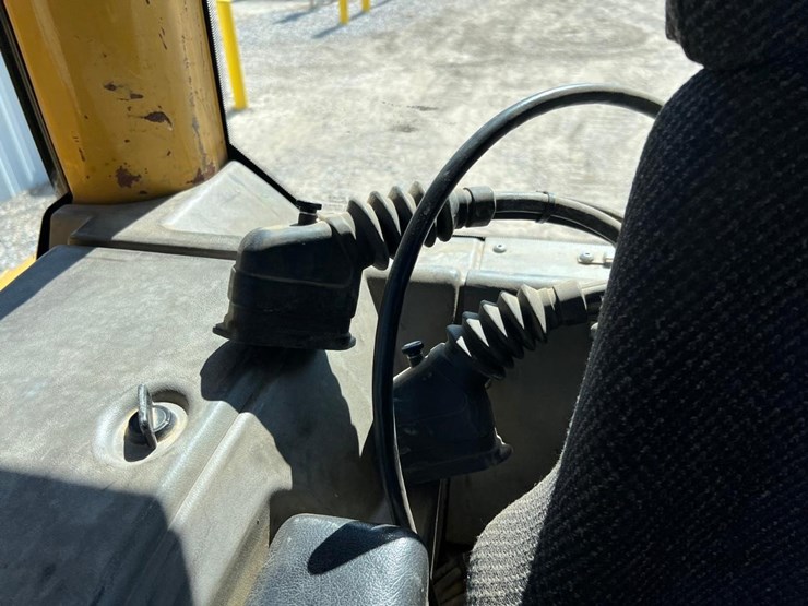 caterpillar-d5n-lgp-image-40