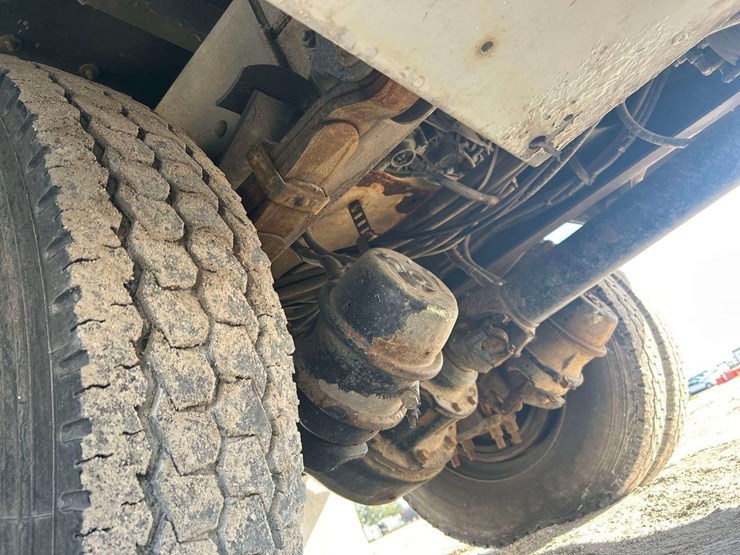 2013-freightliner-m2-106-altec-aa755-55ft-bucket-truck-image-35