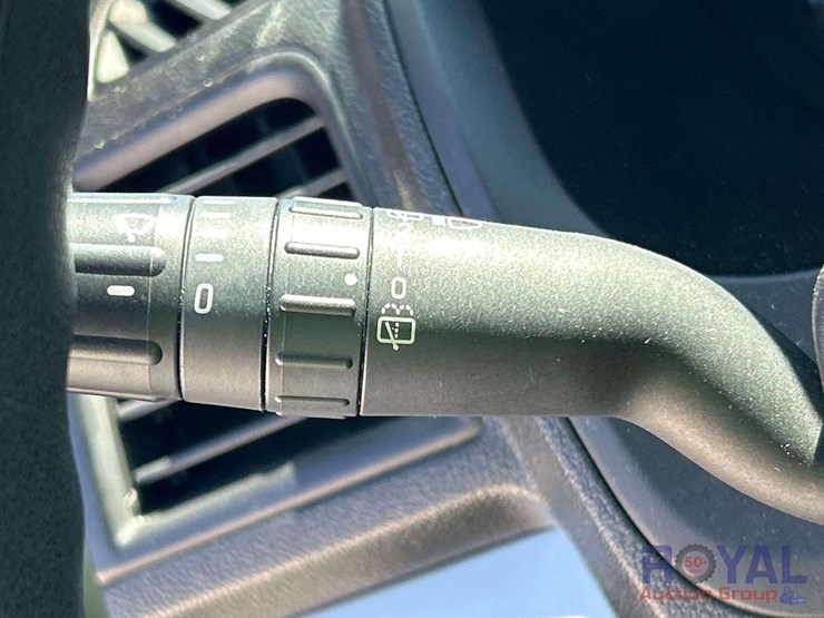 2017-ford-explorer-image-16