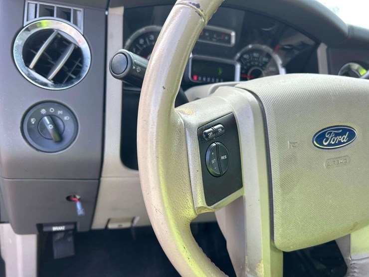 2014-ford-expedition-image-13