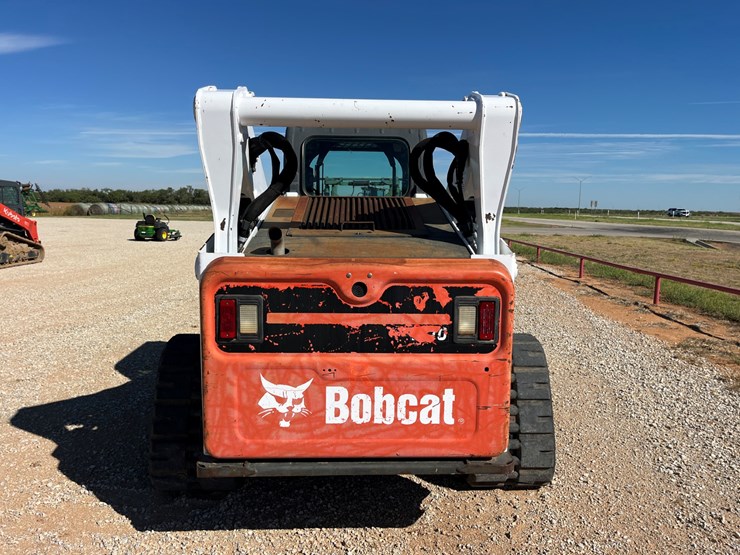 2015-bobcat-t870-image-10