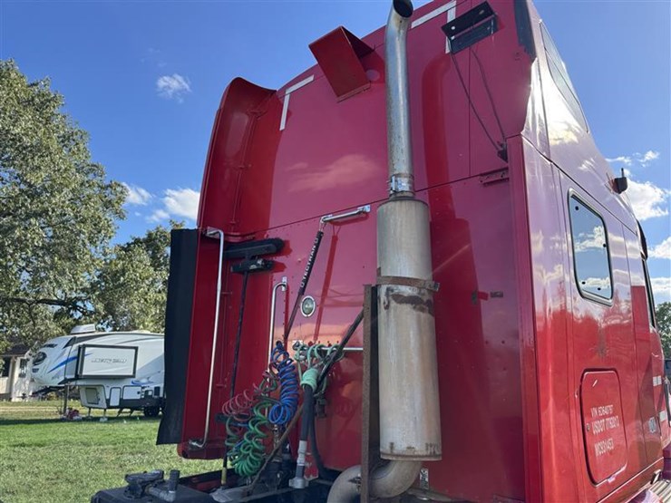 2005-peterbilt-387-image-35