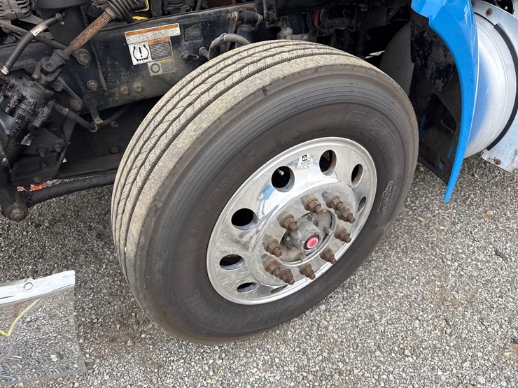 2018-peterbilt-579-image-14