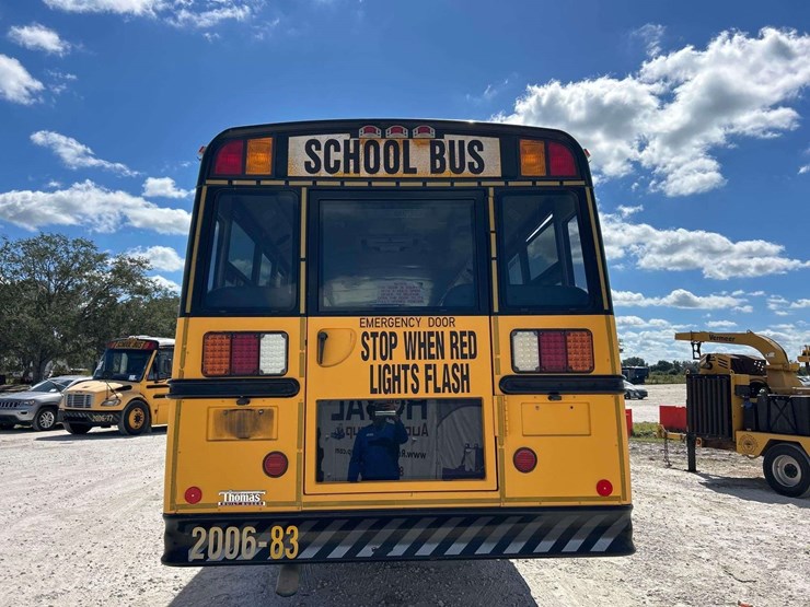 2007-freightliner-b2-image-34